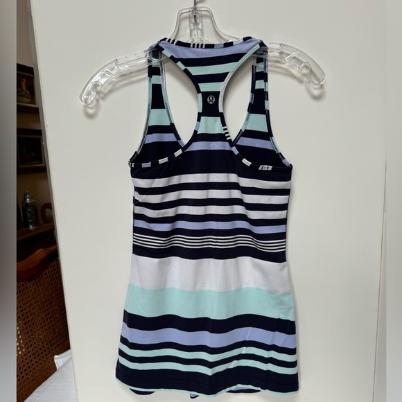 Lululemon CRB cool racer back tank size 6 stripe - Picture 3 of 4